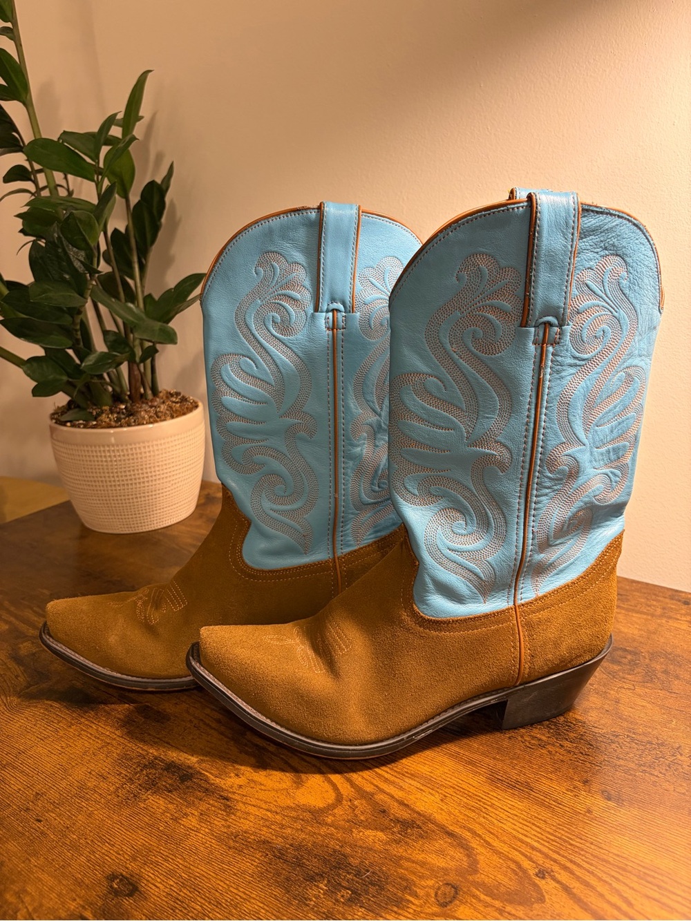 Vintage Durango Classic Western Cowboy Boots in Turquoise Blue and Tan Suede - 9